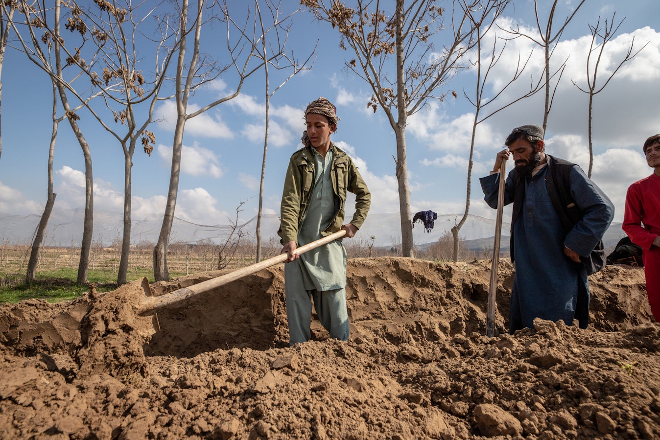 akf-afghanistan-02-agriculture-workers-r.jpg