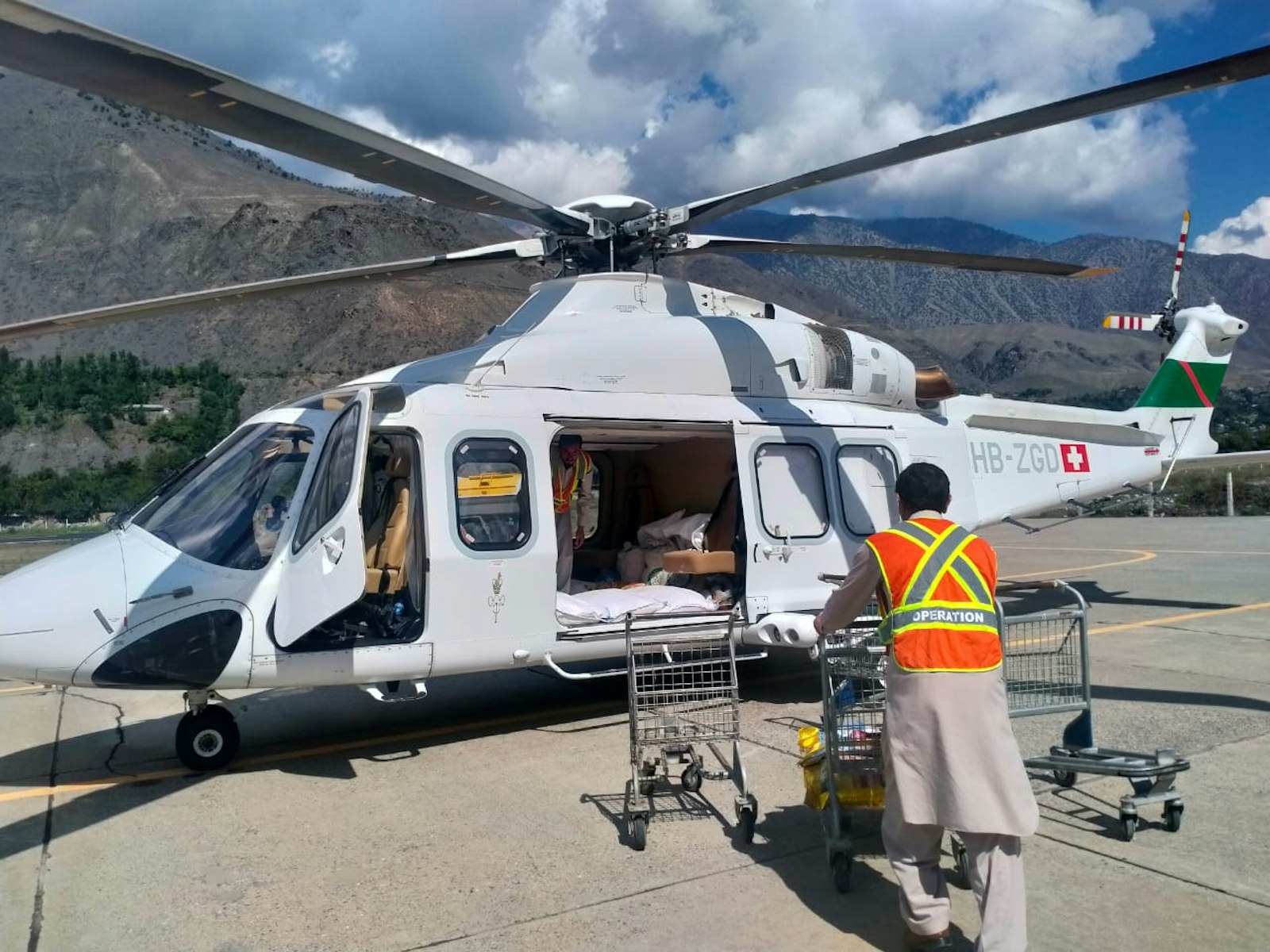 Families stranded in inaccessible parts of Chitral have received over 2,000 kg of food. | AKAH Pakistan