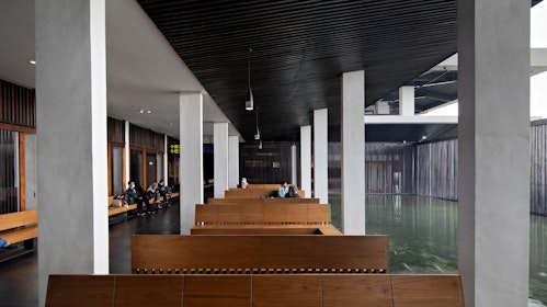 Waiting area by the waterbody. | Aga Khan Trust for Culture / Mario Wibowo (photographer)