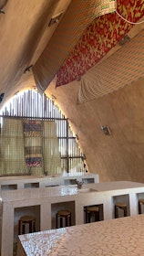 The clay and lattices act as an evaporating cooler: no artificial air-conditioning is required. | Aga Khan Trust for Culture / Amir Anoushfar (photographer)