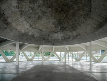 The dome rises up to seven metres and was kept in its existing condition – a rough exposed concrete finish. | Aga Khan Trust for Culture / Danko Stjepanovic (photographer)
