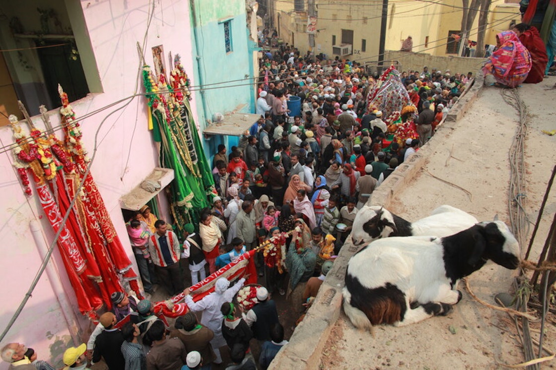 Muharram gathering at Nizamuddin Basti / Ram Rahman